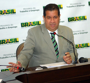 "A maior riqueza do Brasil é o emprego", diz Lupi